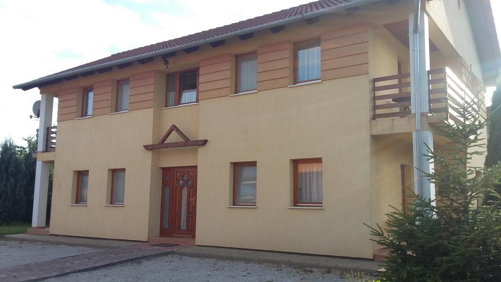 Bodzavirag Apartman Zalakaros Ngoại thất bức ảnh
